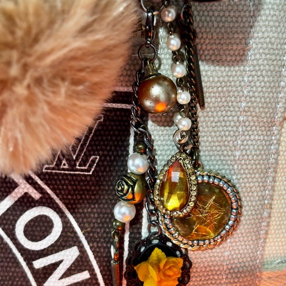 Chic Leopard Pom Pom Keychain bag tote purse Charms - Picture 9 of 10